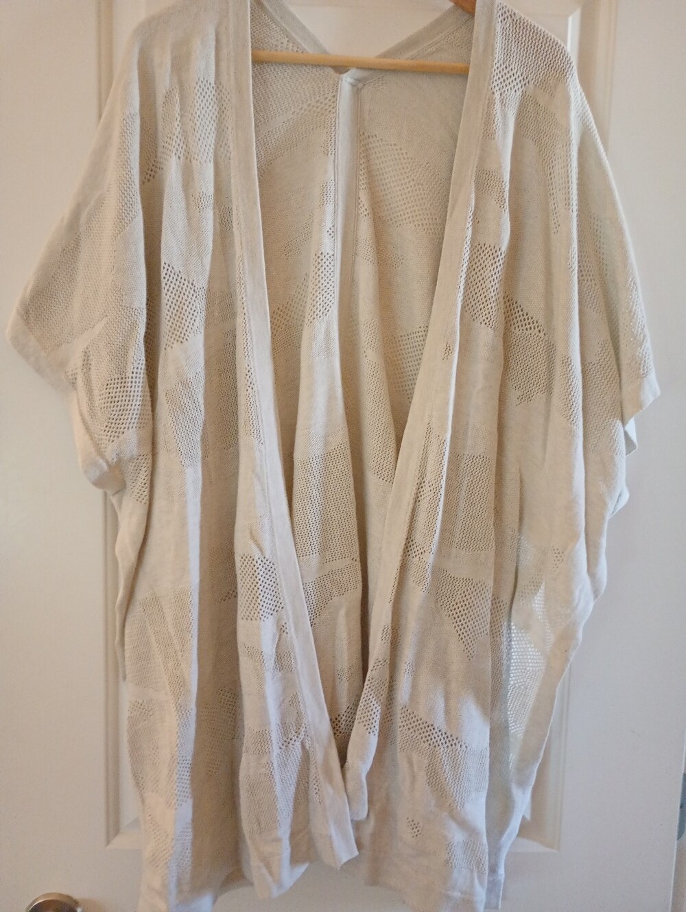 Lululemon Off White + Light Grey Kimono Shawl | OS